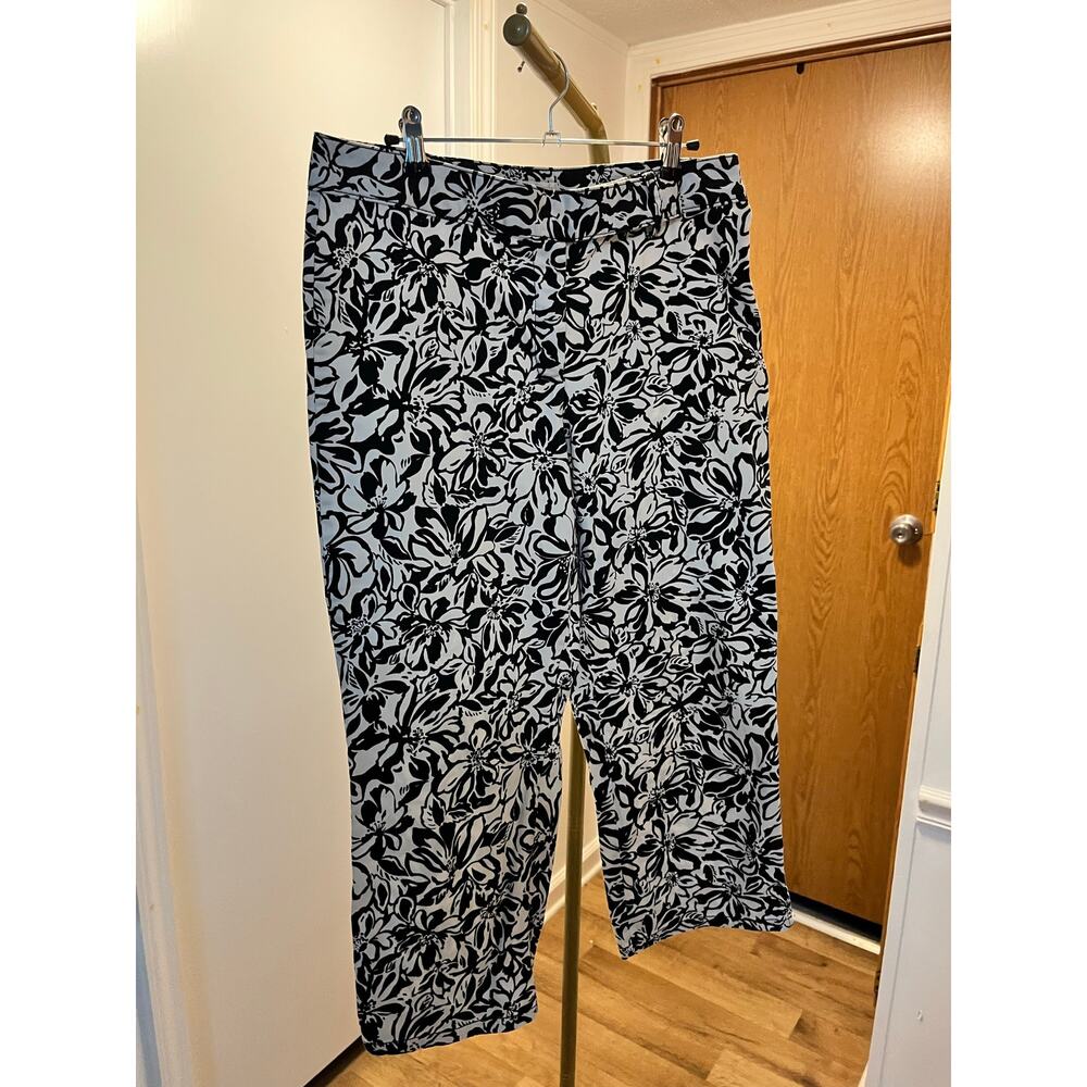 Worthington 10P Black White Floral Cropped Stretch Pants